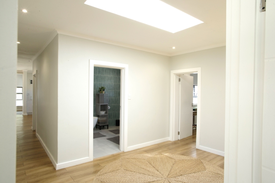 4 Bedroom Property for Sale in Loevenstein Western Cape